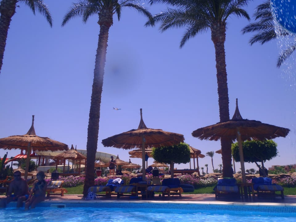 V Beach Albatros pri tobogánoch Pickalbatros Palace Resort