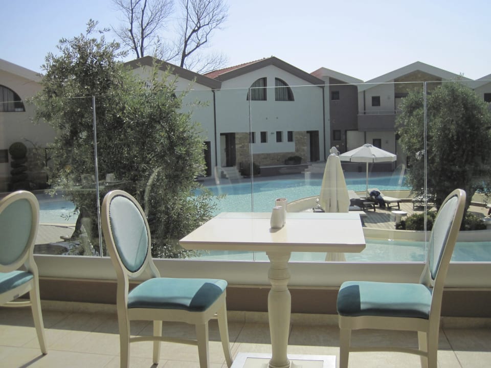 Frühstück auf der Terrasse Alexandra Golden Boutique - Adults only