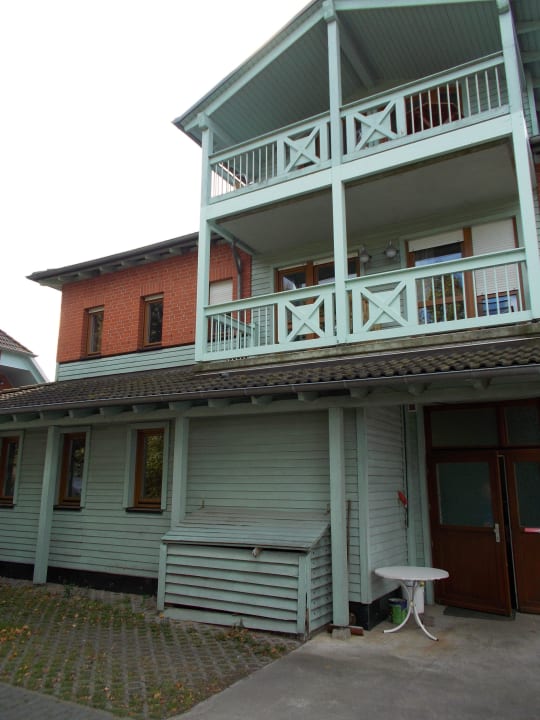 Unten Fischladen, darüber Wohnung Wizlaw Nr.3 Ostseeappartements Rügen Ferienwohnung am Neuensiener See