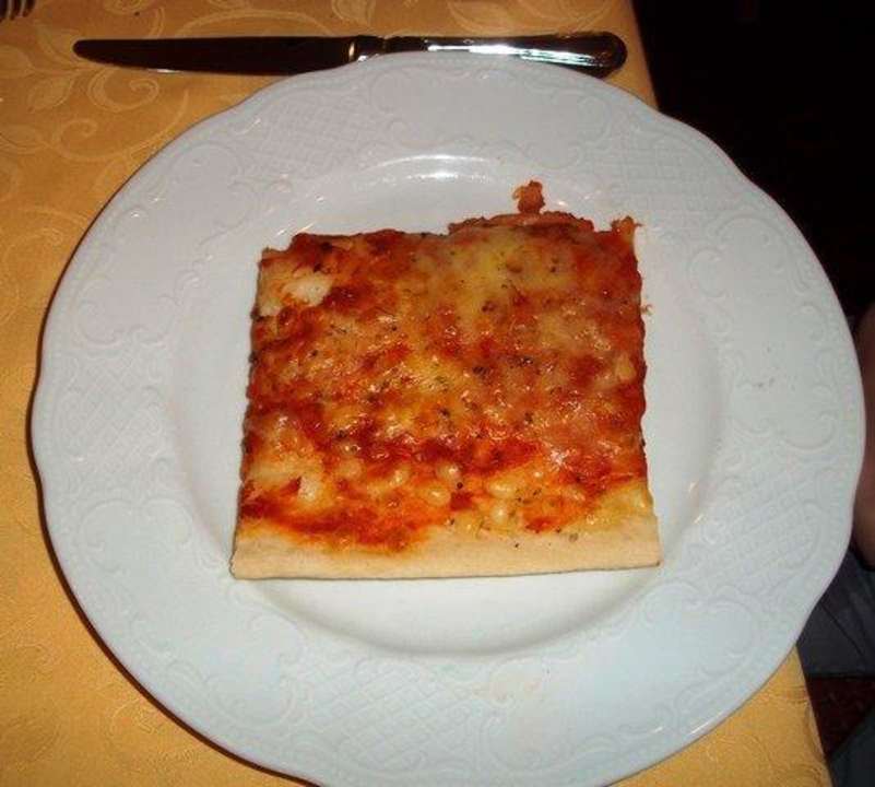 Pizza Margaherita Alphotel Tyrol