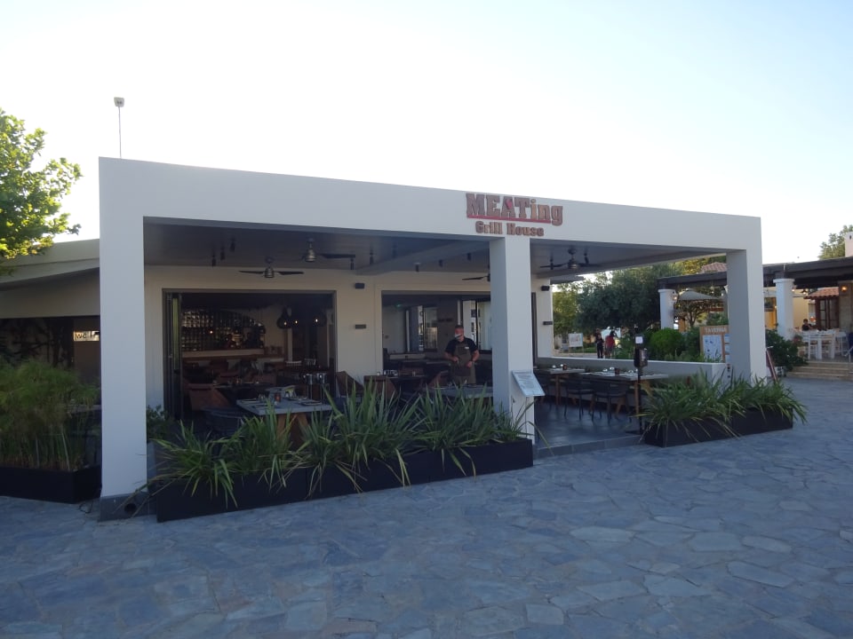 Gastro Neptune Luxury Resort
