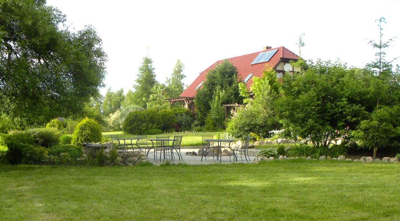 W ogrodzie plac na ognisko i grilla. Siedlisko Orlik - Villa Orlik