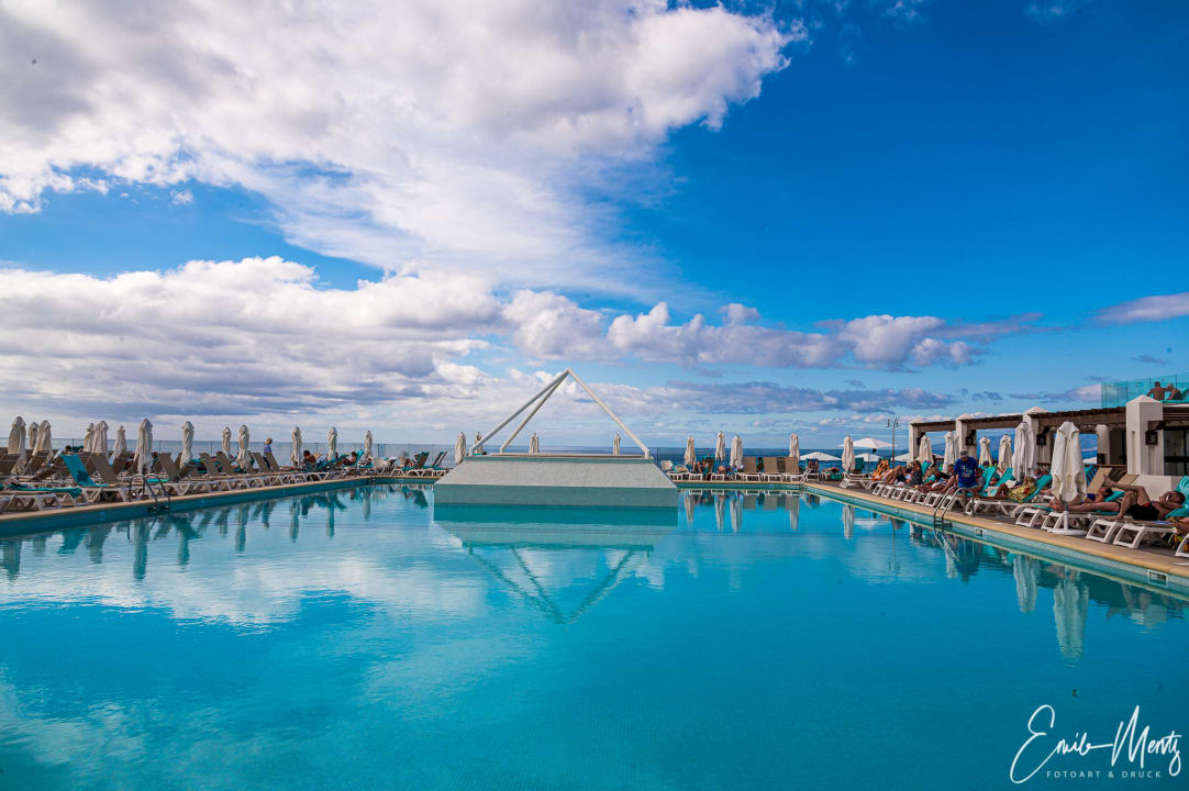 Pool Iberostar Waves Bouganville Playa