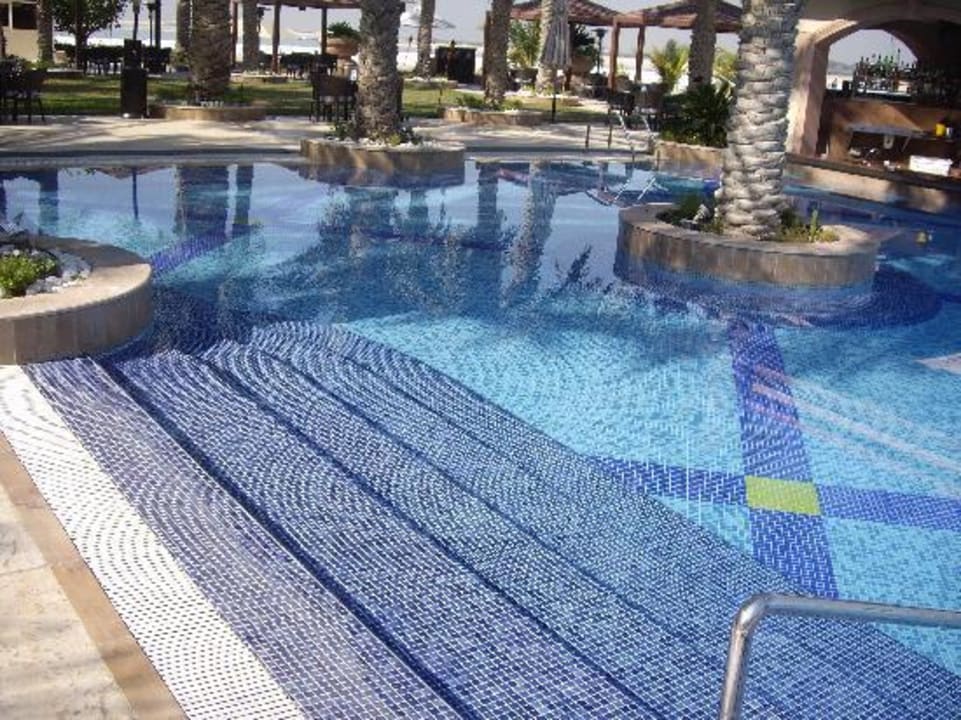 Pool Al Raha Beach Resort & Spa