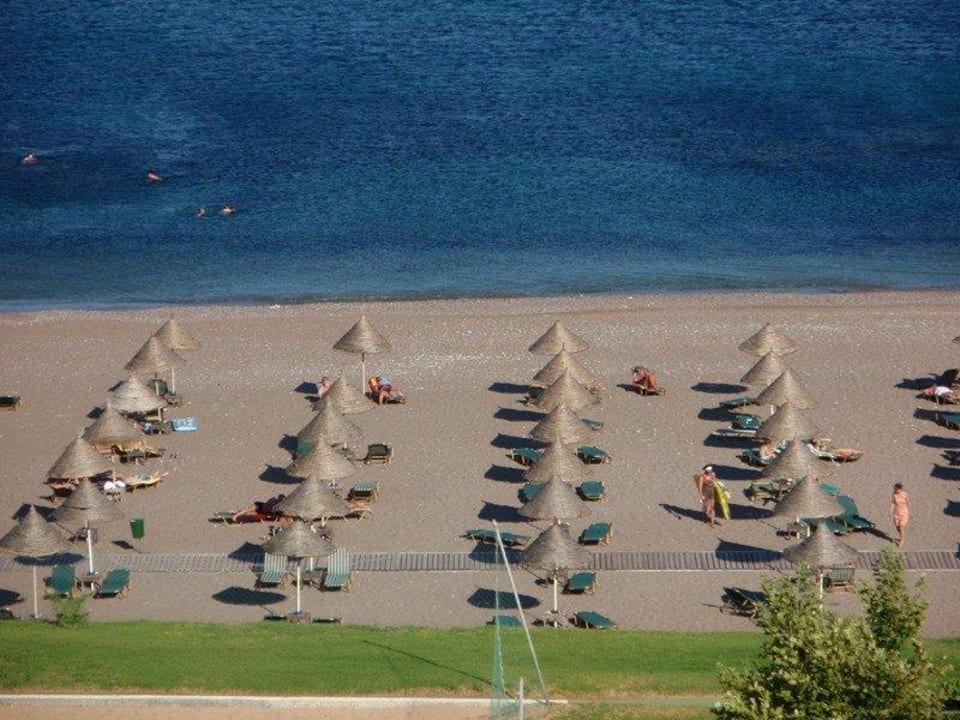 Strand vor dem Hotel Olympos Beach Hotel