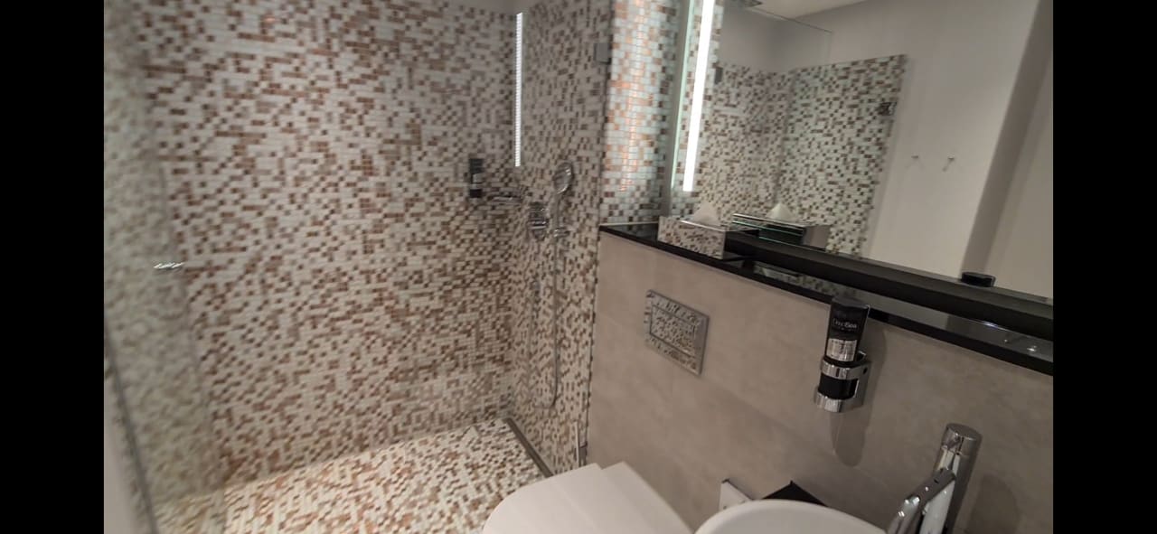 Zimmer Leonardo Hotel Zurich Airport