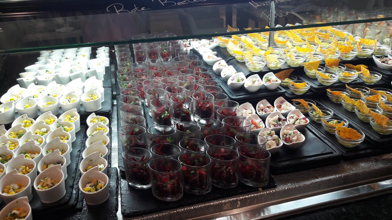 Kleine Leckereien am kalten Buffet allsun Hotel Borneo - Adults only