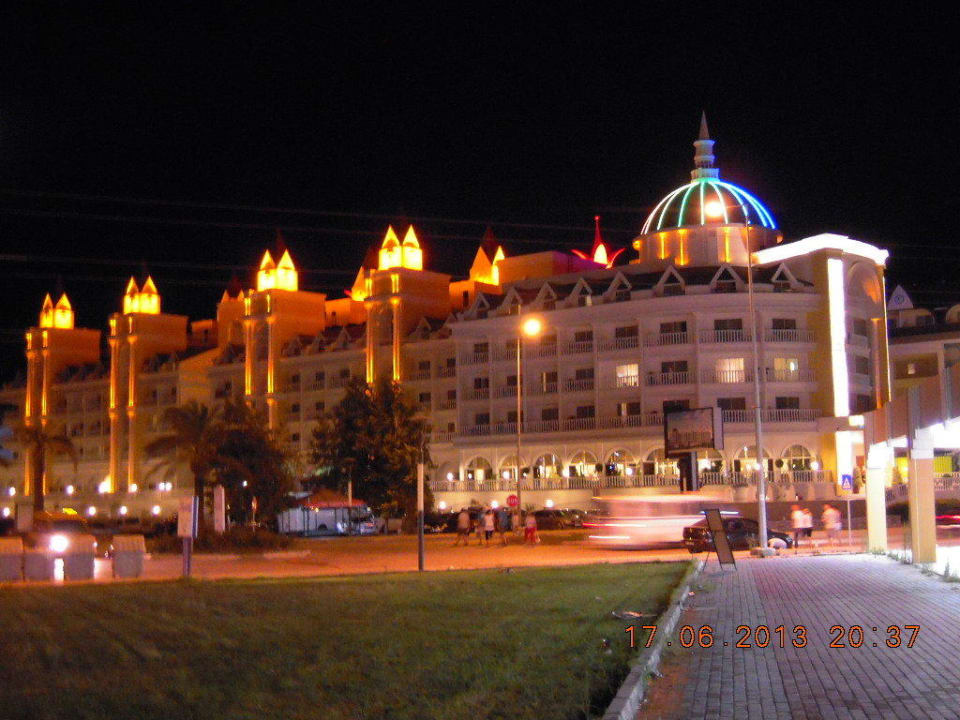 Abendansicht Dream World Resort & Spa