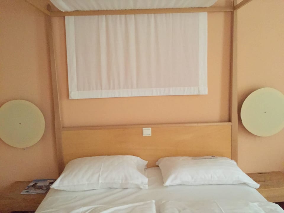 Bett Falkensteiner Club Funimation Borik