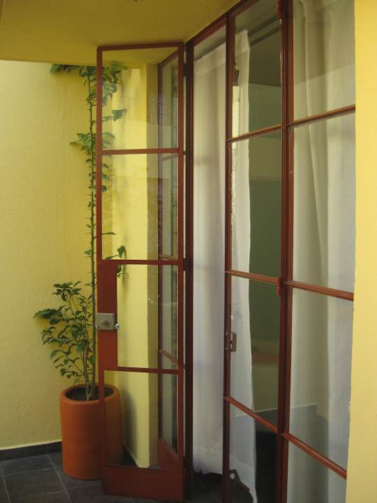 Eingang The Red Tree House Bed & Breakfast