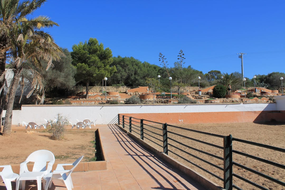 Minigolfanlage oben, rechts Reitplatz Sun Club Eldorado