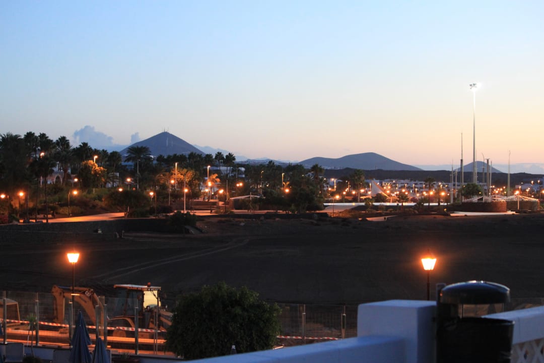 Strand bei Dämmerung Hotel Las Costas