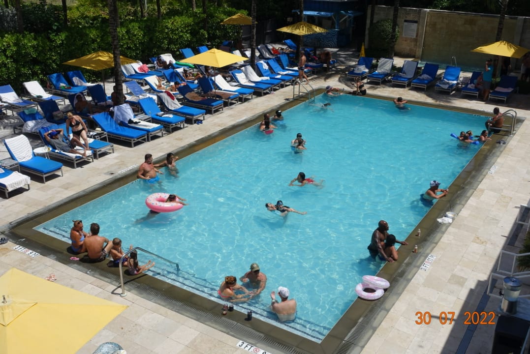 Pool Royal Palm South Beach Miami, a Tribute Portfolio Resort