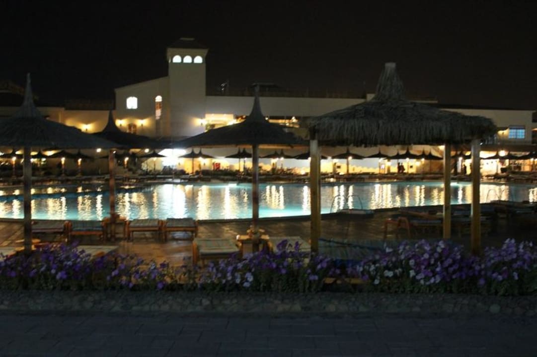 Pool bei Nacht Pickalbatros Dana Beach Resort - Hurghada