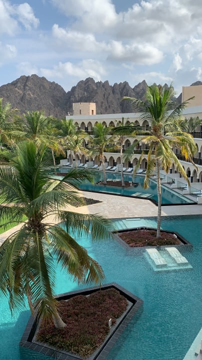 Pool Al Bustan Palace - A Ritz-Carlton Hotel