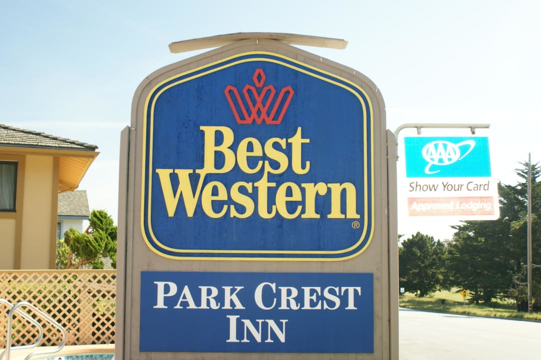 Einfahrt Anlage Best Western Hotel Park Crest Inn