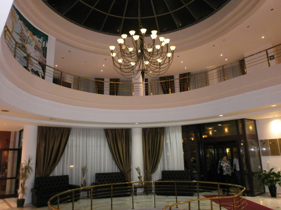 Lobby Vantaris Palace