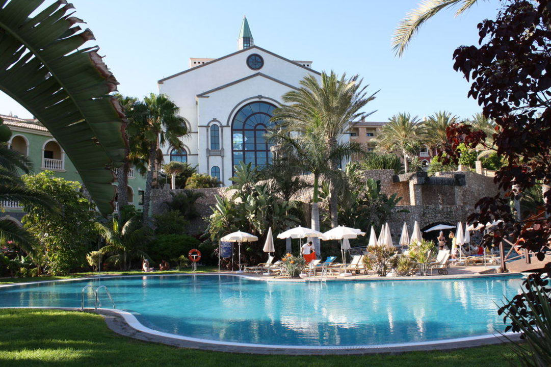 Pool mit Empfangshalle  R2 Rio Calma Hotel & Spa & Conference