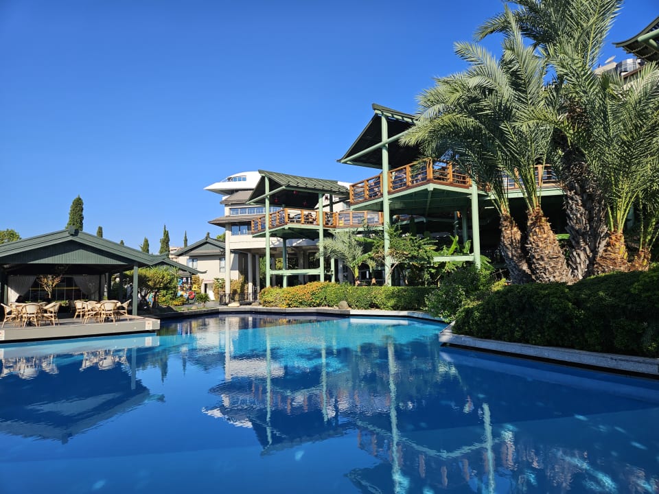 Pool Limak Lara Deluxe Hotel & Resort