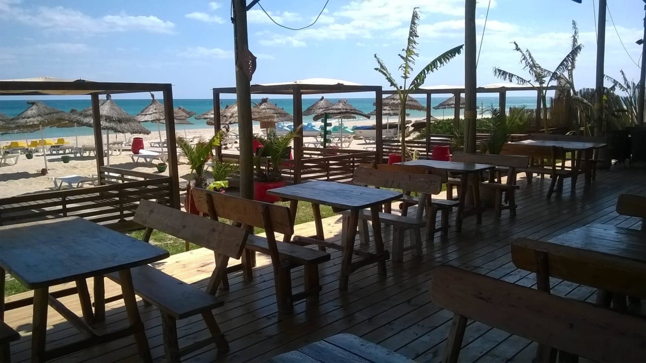 Beachbar Hotel Royal Nozha