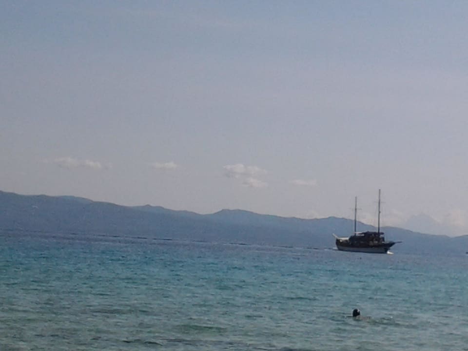 Meerblick mit Schiff Hotel Chrousso Village