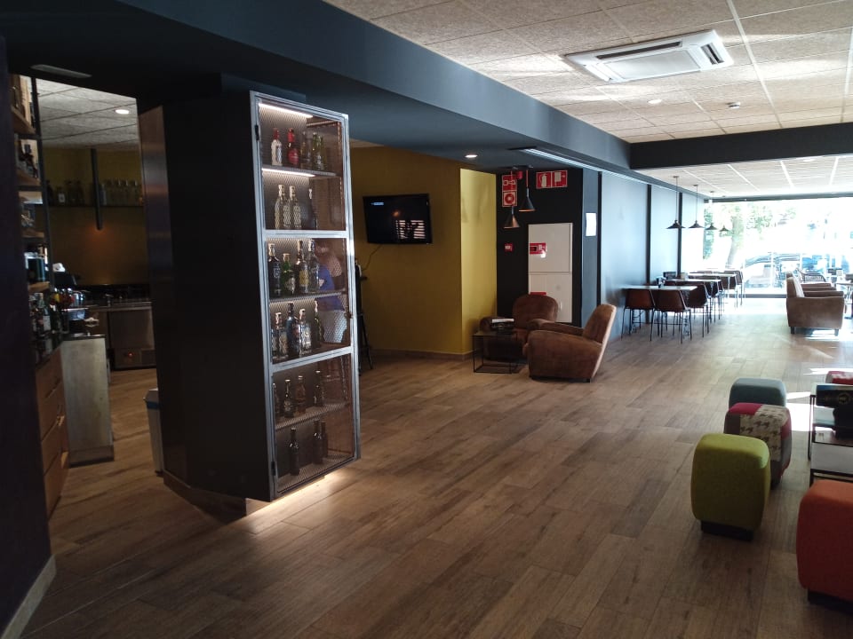 Gastro California Apartments