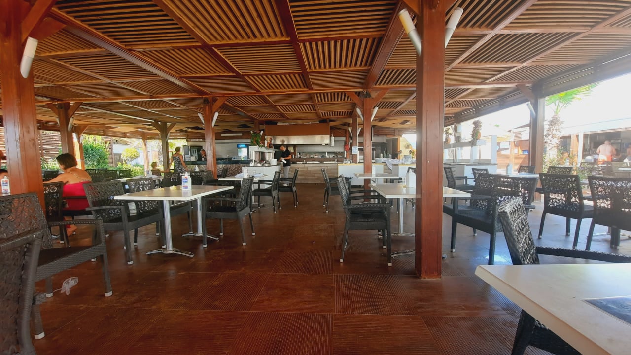 Strand Dream World Resort & Spa