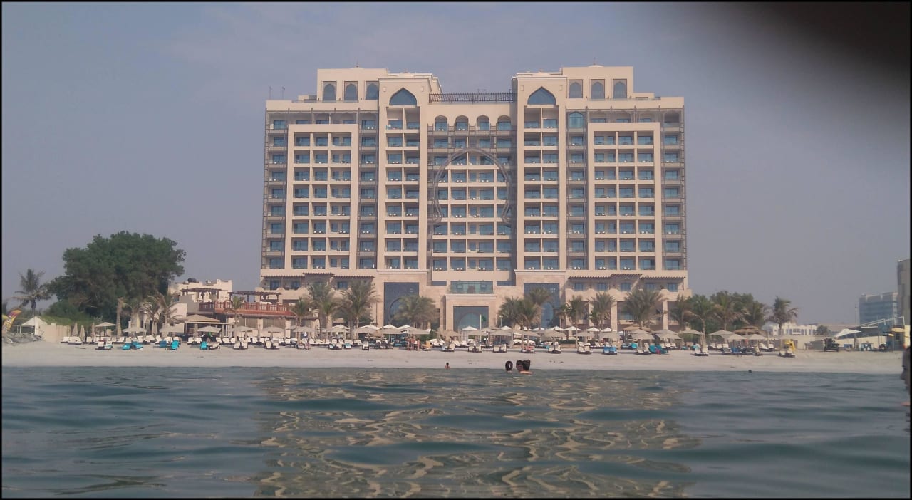 Hotel vom Meer aus gesehn Ajman Saray, a Luxury Collection Resort