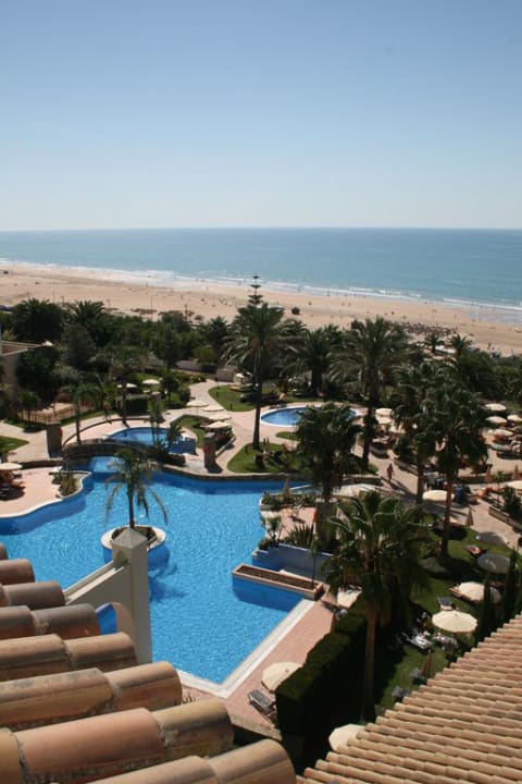 Poolanlage und Atlantik Fuerte Conil-Resort