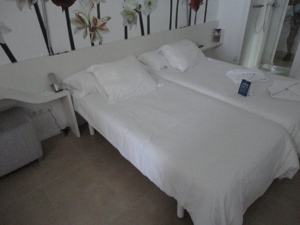 Sypialnia Iberostar Waves Bahia de Palma