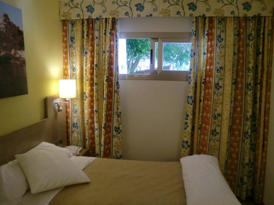 Schlafzimmer Iberostar Waves Pinos Park