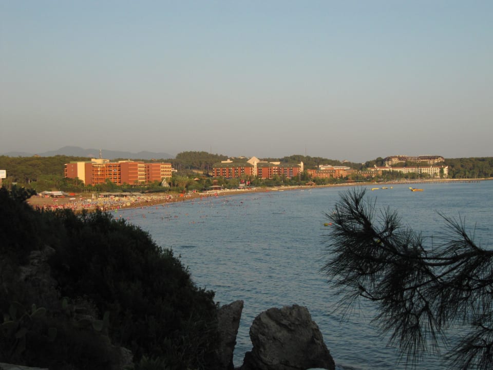Blick auf Sandstrand Alara Hotel