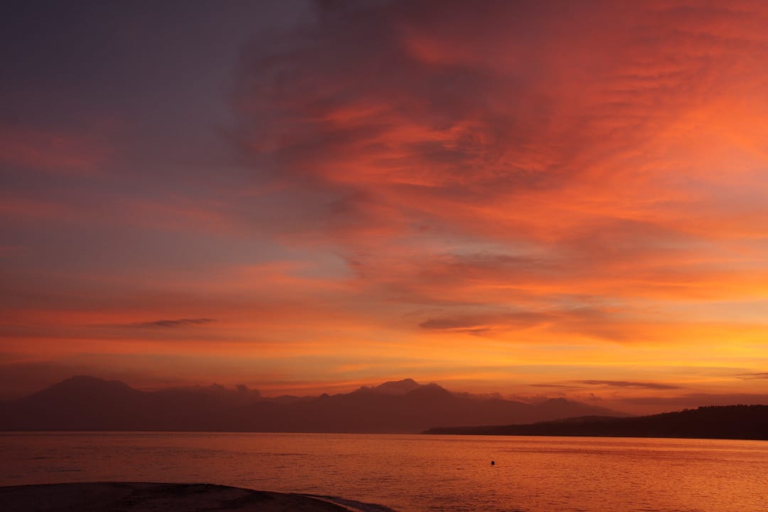 Wunderschöne Sonnenuntergänge in den Tropen! Hotel Sumilon Bluewater Island Resort