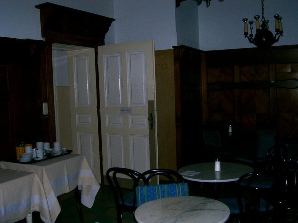 Der Nachmittags-Kaffeeraum Selina Bad Gastein