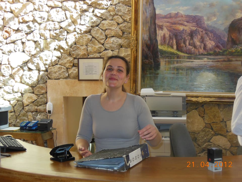 Freundliche Francisca Hidalgo Mairata Mon Port Hotel & Spa