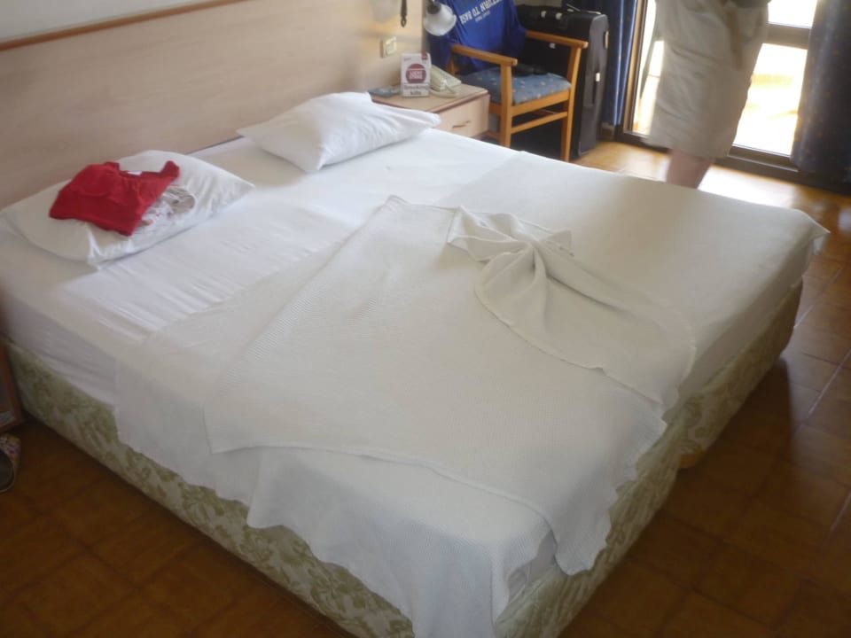 Schön gemachtes Bett Dogan Paradise Beach