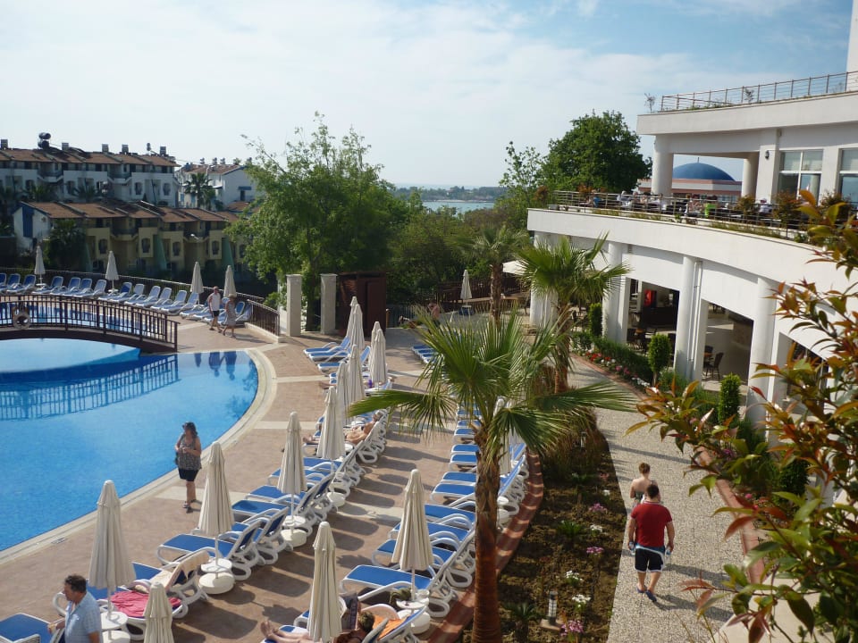 Pool Side Prenses Resort & Spa
