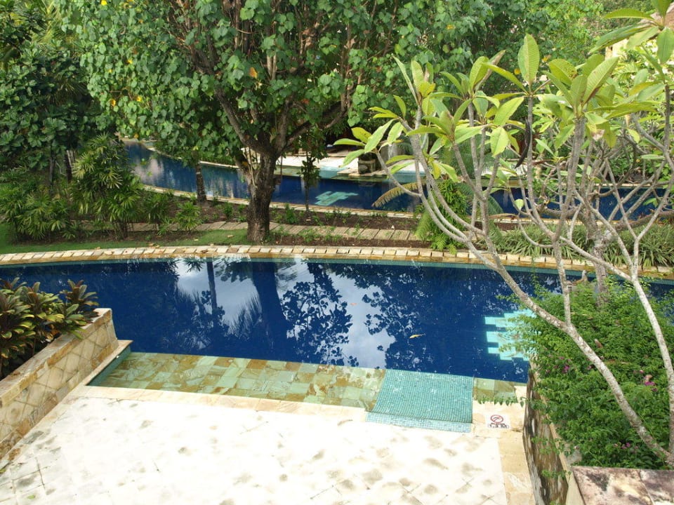 Blick von der oberen Terrasse Pool Villa Club