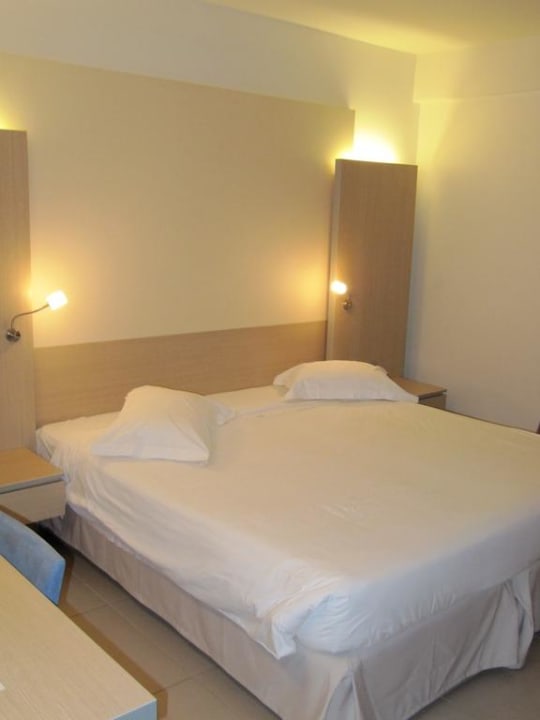 Lowcost Schlafzimmer Atlantica Mikri Poli Crete