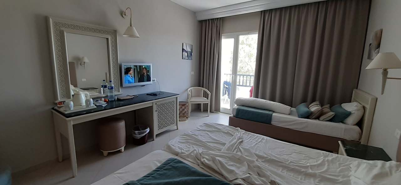 Zimmer Hotel Royal Nozha