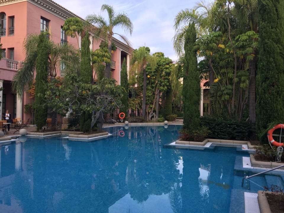 Pool Anantara Villa Padierna Palace Benahavís Marbella Resort