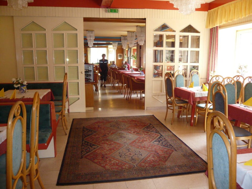 Speiseraum Strassenseitig Hotel Steirerrast