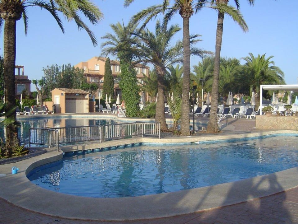 Poolansicht Aparthotel Ciudad Laurel