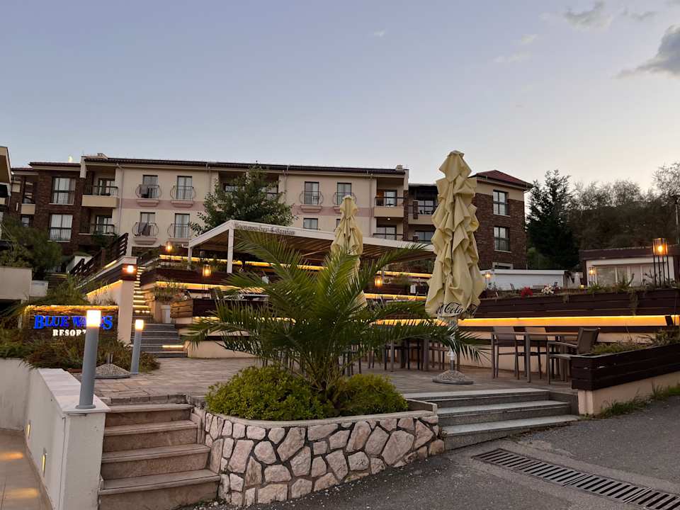 Außenansicht Blue Waves Resort