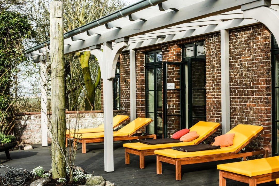 Sonnenterrasse am Recreativum NAKUK | Das Friesische Landhotel