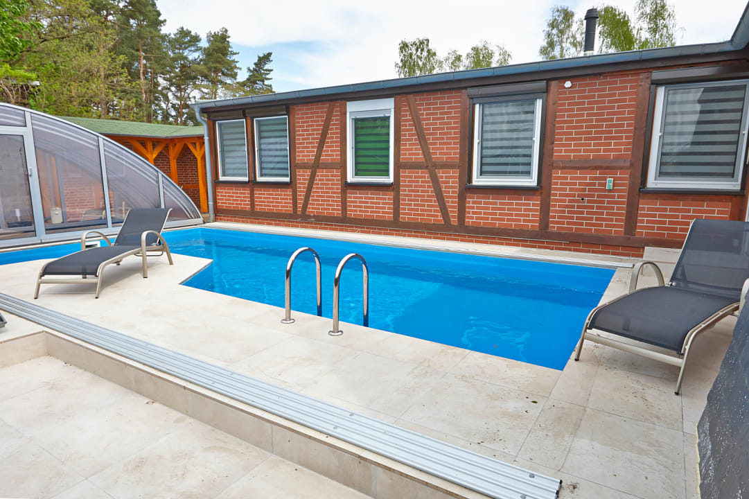 Pool La Porte Hotel & Restaurant