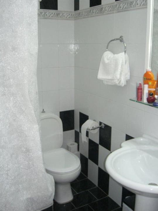 Badezimmer. Hotel Strogili