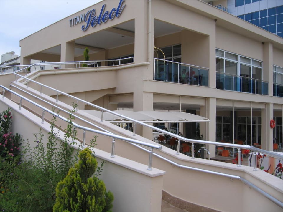 Podjazd do hotelu Solivia Hotel