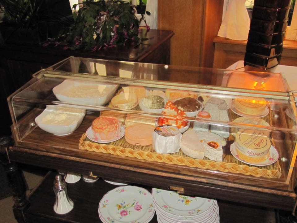 Le charriot de fromages Hostellerie Des Trois Pigeons