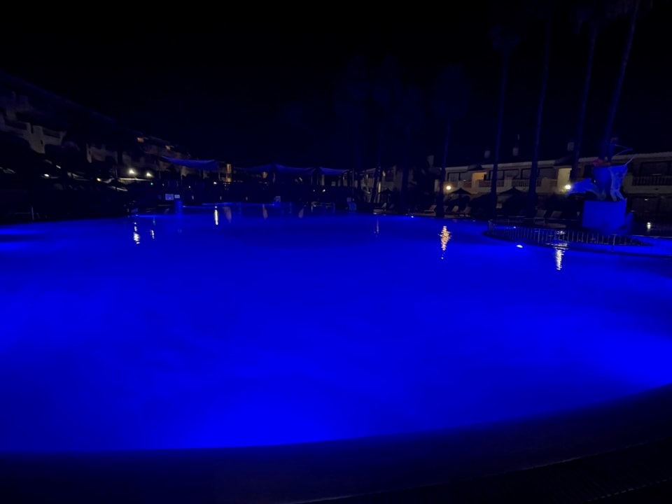 Pool Royal Son Bou Family Club
